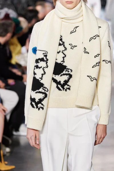 Look 74